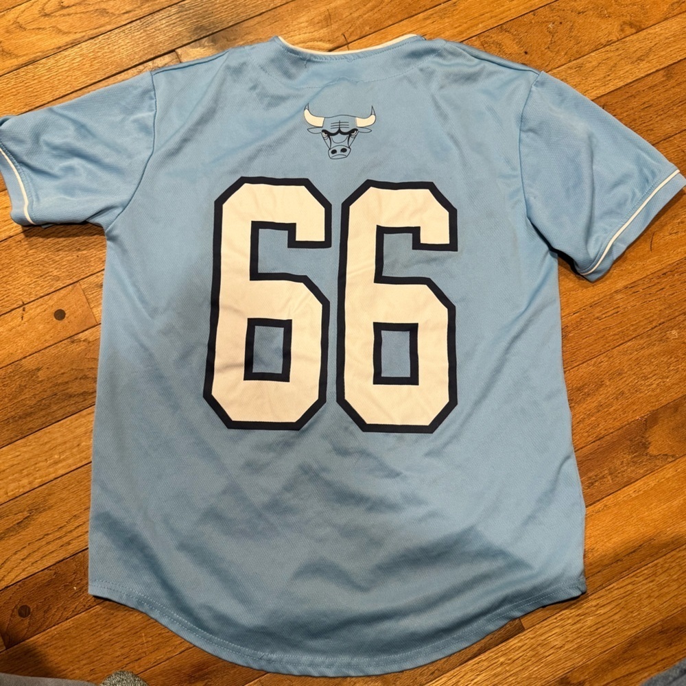 Vintage-Vibe Chicago Bulls Baby Blue Baseball Jersey - Picture 4 of 5